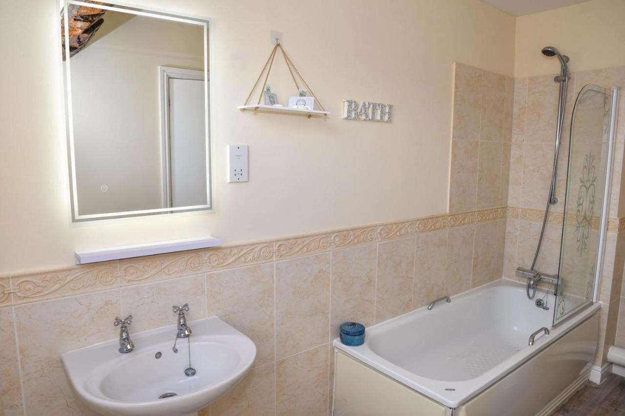 Whiston Hall Quarto foto
