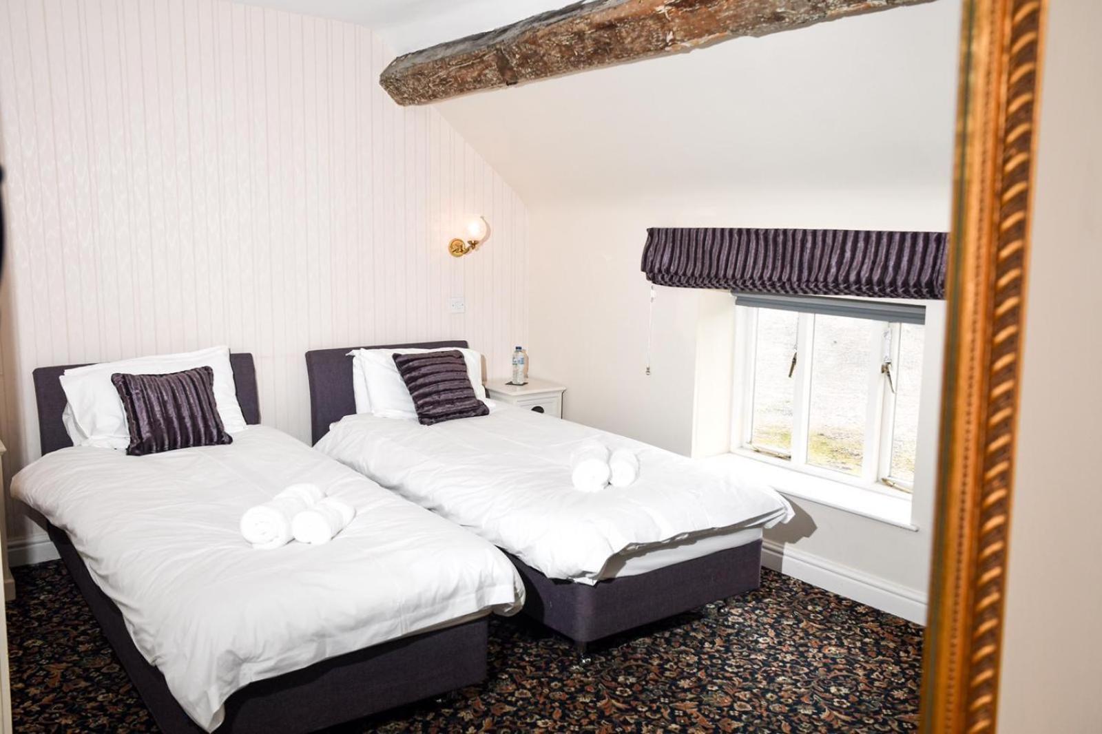 Whiston Hall Quarto foto