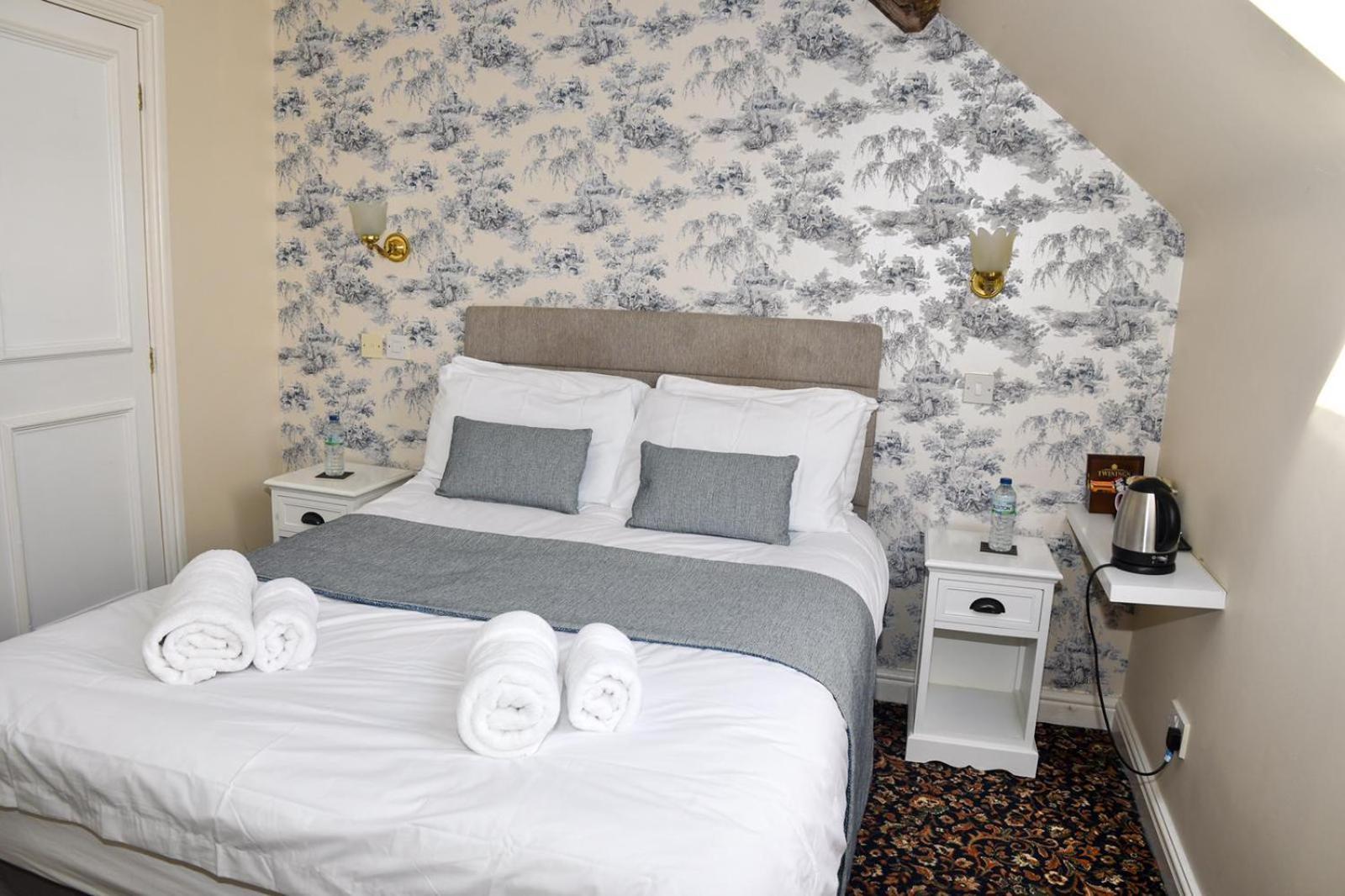 Whiston Hall Quarto foto