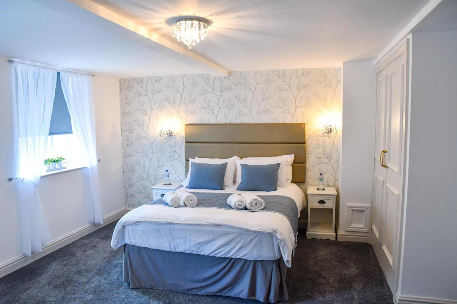 Whiston Hall Quarto foto
